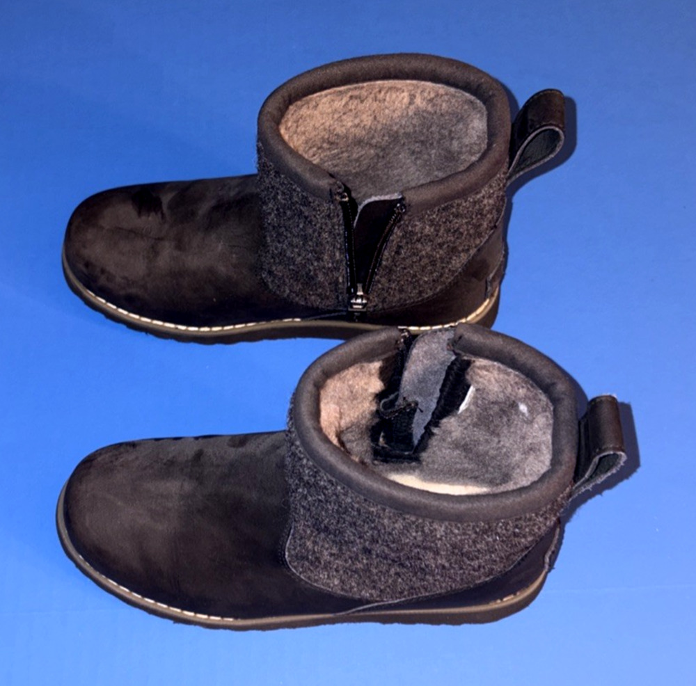Ugg Australia Women's Size 6 Black Waterproof Boots